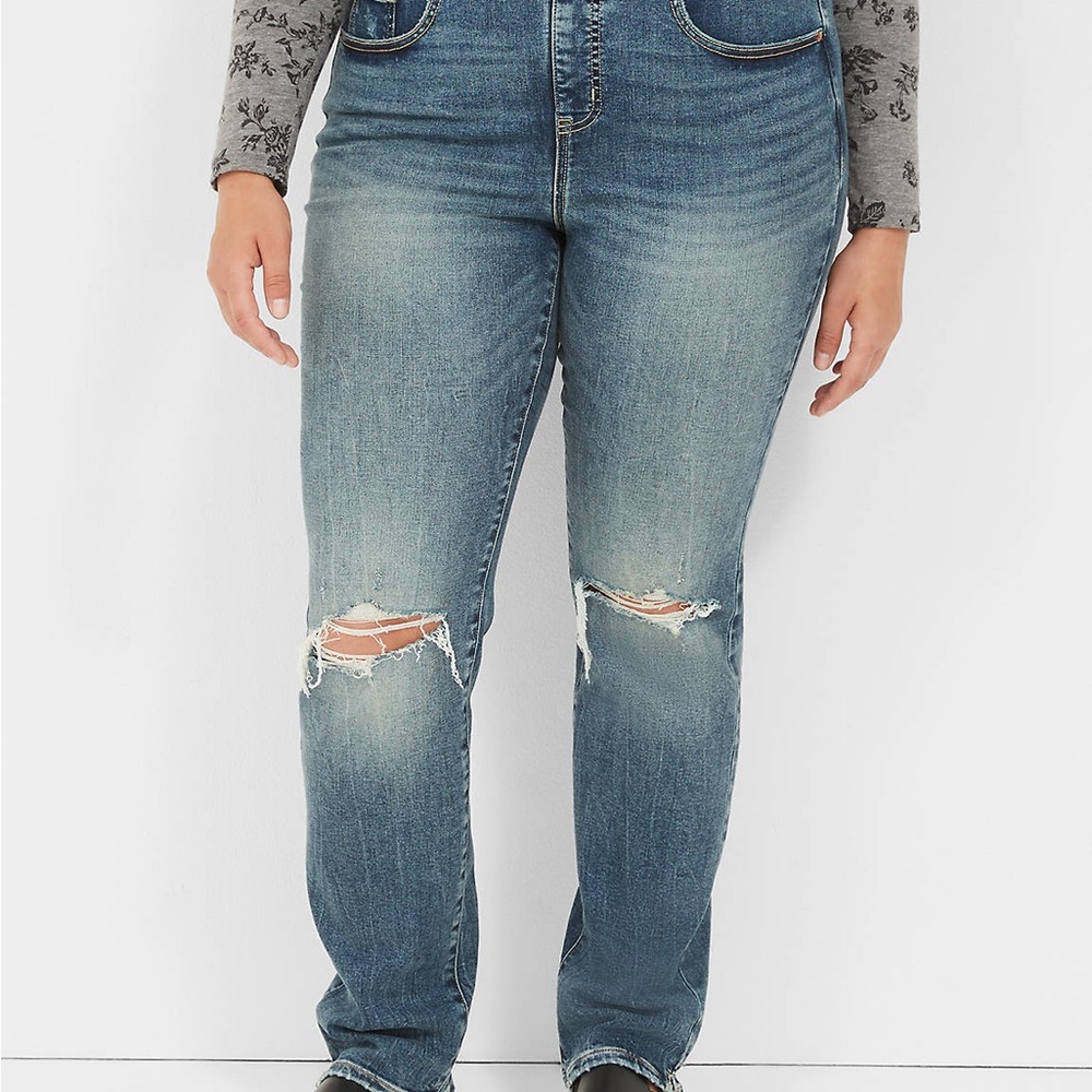 Women’s Lane Bryant Pull On High Rise Straight Jean With Destruction Size: 26P